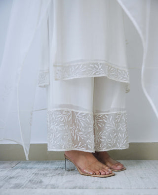 Lavanya Ahuja-Cloud White Georgette Kurta Set-INDIASPOPUP.COM