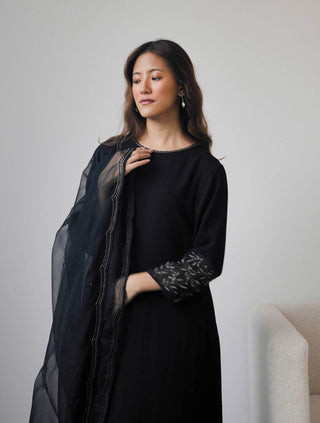 Lavanya Ahuja-Midnight Black Kurta Set-INDIASPOPUP.COM