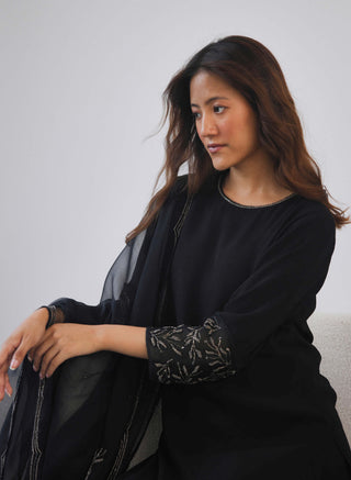 Lavanya Ahuja-Midnight Black Kurta Set-INDIASPOPUP.COM