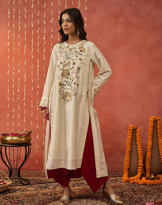 Ivory Gehna Silk Embroidered Kurta Set by Shivani Bhargava available on Indiaspopup.com