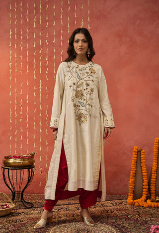 Ivory Gehna Silk Embroidered Kurta Set by Shivani Bhargava available on Indiaspopup.com