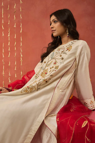 Ivory Gehna Silk Embroidered Kurta Set by Shivani Bhargava available on Indiaspopup.com