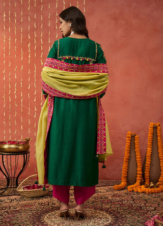 Green Yukta Embroidered Kurta Set by Shivani Bhargava available on Indiaspopup.com