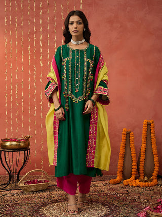 Green Yukta Embroidered Kurta Set by Shivani Bhargava available on Indiaspopup.com