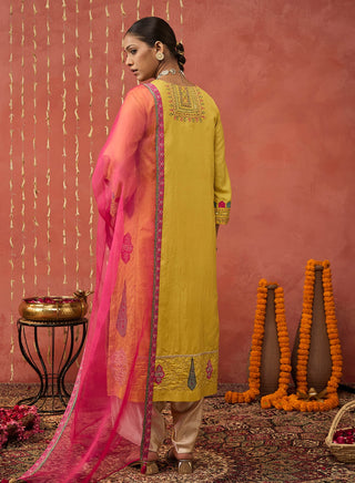 Yellow Pragaya Embroidered Silk Kali Kurta Set by Shivani Bhargava available on Indiaspopup.com