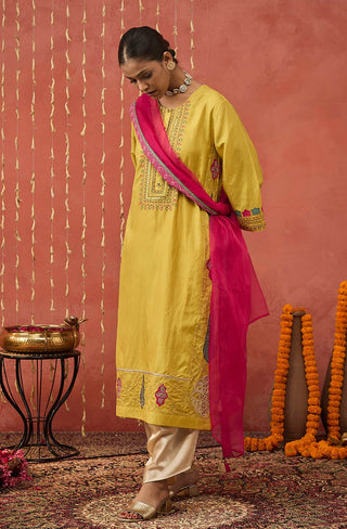 Yellow Pragaya Embroidered Silk Kali Kurta Set by Shivani Bhargava available on Indiaspopup.com