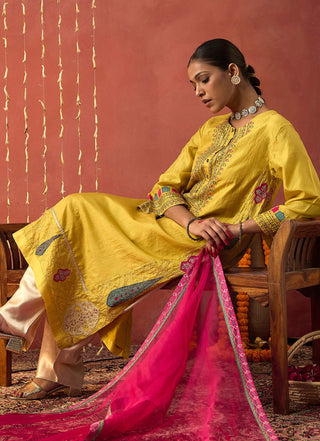 Yellow Pragaya Embroidered Silk Kali Kurta Set by Shivani Bhargava available on Indiaspopup.com