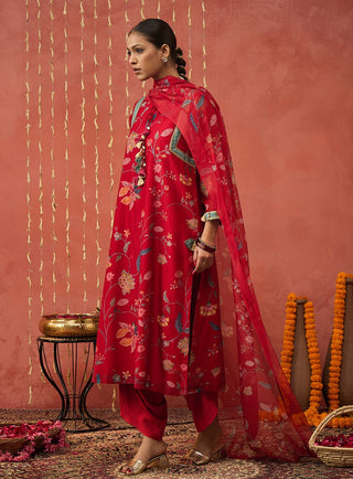 Red Karuna Chintz Chanderi Long Kurta Set by Shivani Bhargava available on Indiaspopup.com