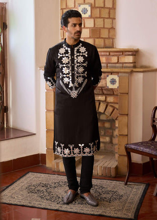 Juna Mahal Kurta And Churidaar by Ankit V Kapoor available on Indiaspopup.com