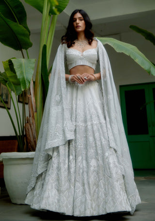 Aab White Embroidered Lehenga Set by Moledro available on Indiaspopup