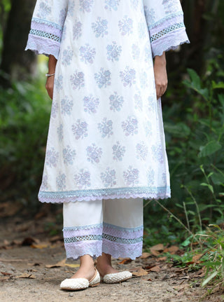 Arasi stark white embroidered kurta set