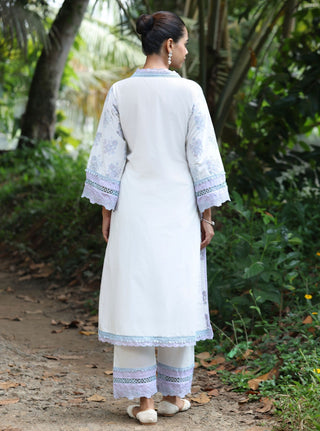 Arasi stark white embroidered kurta set