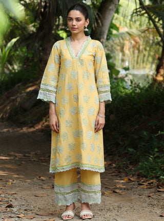 Arasi yellow embroidered kurta set