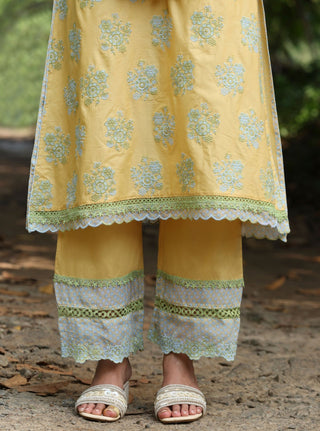 Arasi yellow embroidered kurta set