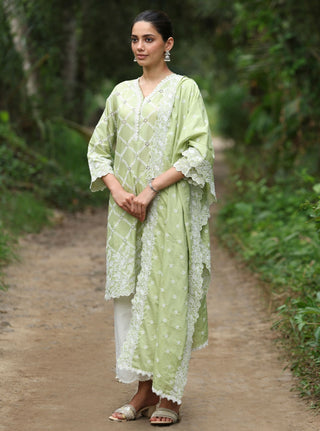 Eesvari green embroidered kurta set