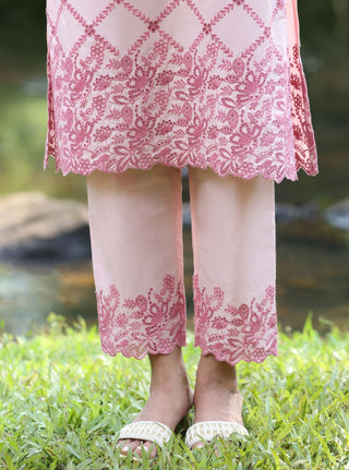 Eesvari pink embroidered kurta set