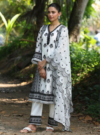 Kari white embroidered kurta set