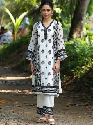 Kari white embroidered kurta set