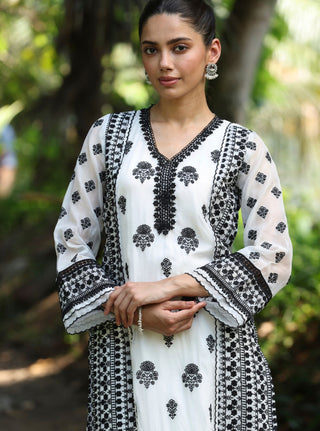 Kari white embroidered kurta set