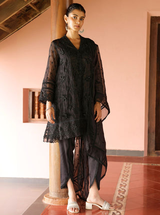 Uma black embroidered kurta set
