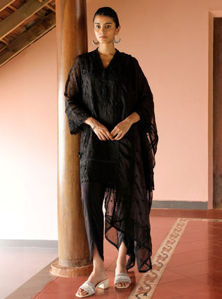 Uma black embroidered kurta set