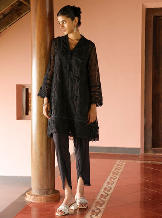 Uma black embroidered kurta set