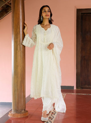 Keerth white embroidered kurta set