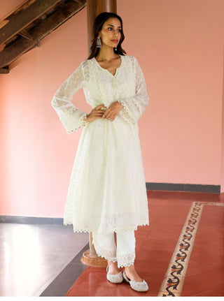 Keerth white embroidered kurta set