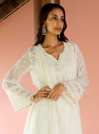 Keerth white embroidered kurta set