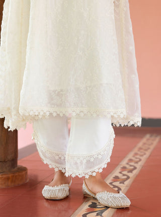 Keerth white embroidered kurta set