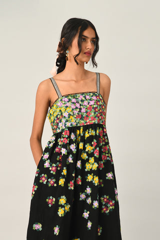 Pendulina black dress