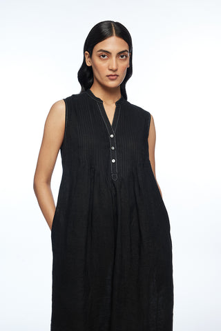Cymosa black yoke pleated dress