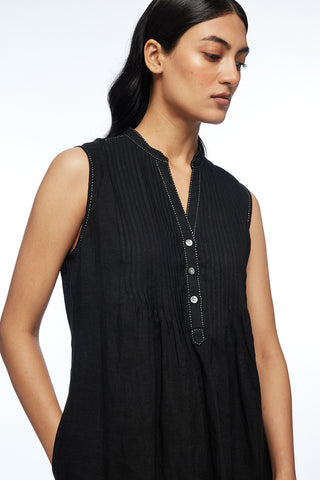 Cymosa black yoke pleated dress