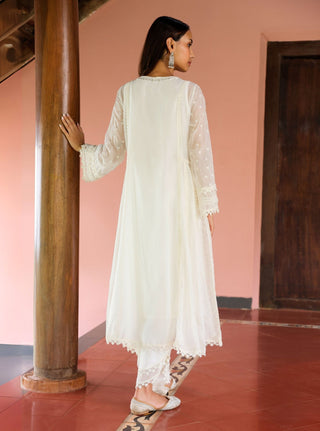 Keerth white embroidered kurta set