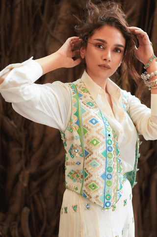 Gopi Vaid-Amara Jacket And Flared Pant Set-INDIASPOPUP.COM