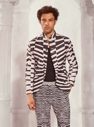 Black & White Byzantine Print Button Down Coat by Nikita Mhaisalkar Men available on Indiaspopup.com
