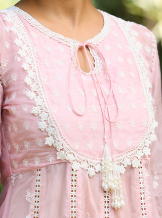 Neesa pink embroidered kurta set
