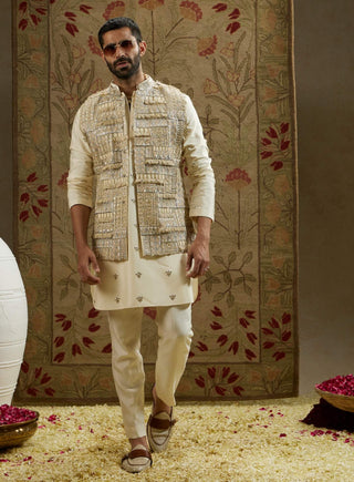 Sva By Sonam And Paras Modi Men Ivory Magnolia Cream Embellished Bundi available on indiaspopup