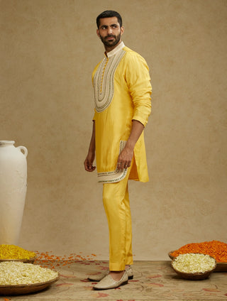 Sva By Sonam And Paras Modi Men Yellow Dandelion Threadwork Yoke Kurta And Pants available on indiaspopup