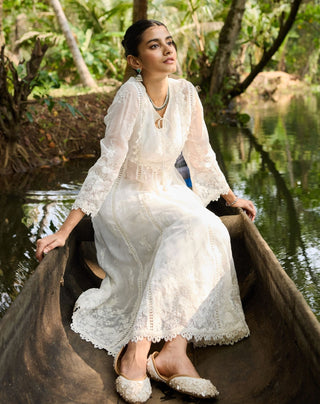 Neesa white embroidered kurta set