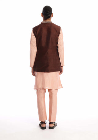 Aisha Rao Men-Melange Brown Peach Kurta And Bundi Set-INDIASPOPUP.COM