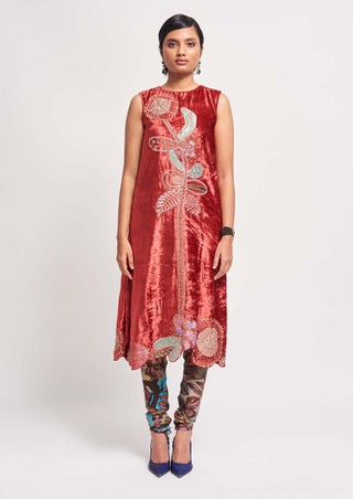 Aisha Rao-Imara Auburn Red Kurta Set-INDIASPOPUP.COM