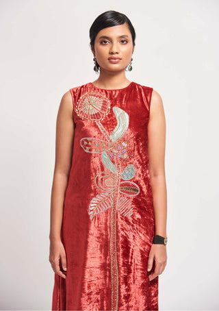 Aisha Rao-Imara Auburn Red Kurta Set-INDIASPOPUP.COM