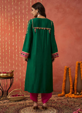 Green Yukta Embroidered Kurta Set by Shivani Bhargava available on Indiaspopup.com