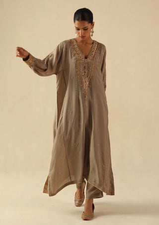 Saaz gold phiran and pants