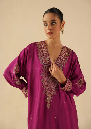 Saaz magenta phiran and pants