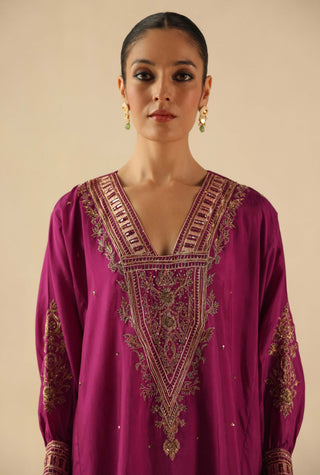 Saaz magenta phiran and pants
