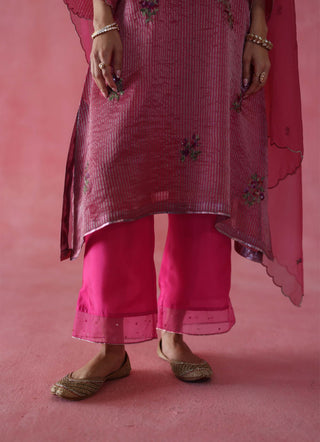 Shakkar Fuchsia Pink Kurta Set by Begum Pret available on Indiaspopup.com
