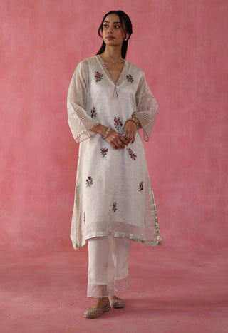 Shakkar Ivory Kurta Set by Begum Pret available on Indiaspopup.com
