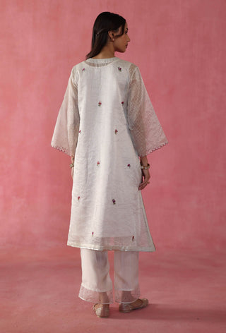 Shakkar Ivory Kurta Set by Begum Pret available on Indiaspopup.com